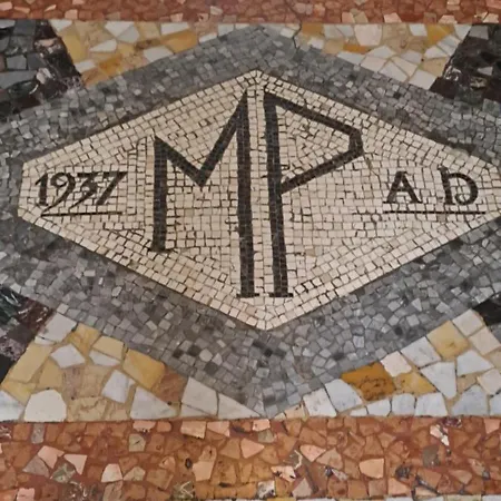 アパート Como1937 *